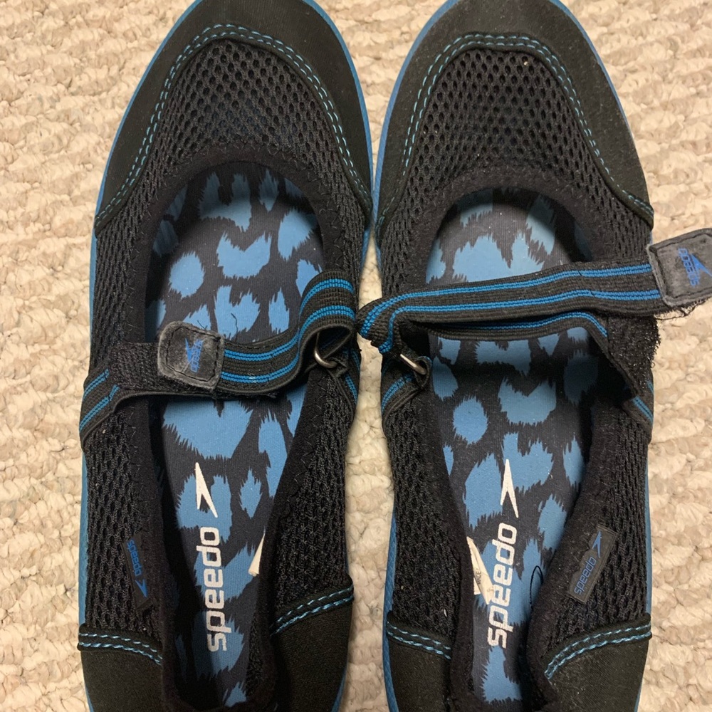 Speedo water shoes
